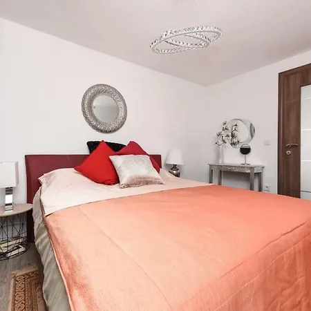 Dana Apartment
