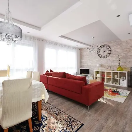 Dana Apartment *